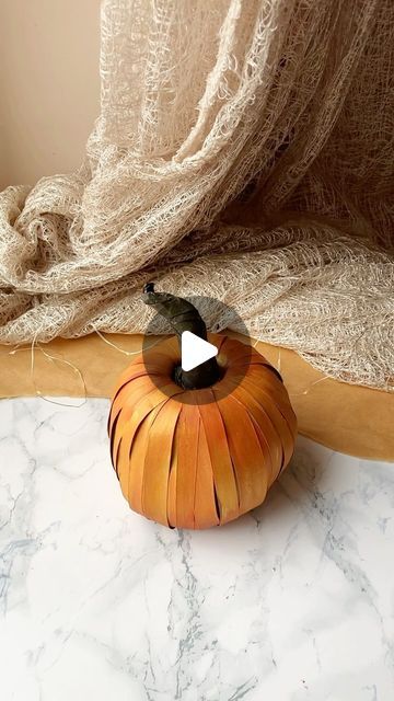 Cozy Diy, Spooky Decorations, Fun Costumes, True Autumn, Pumpkin Autumn, Ideas For Halloween, Happy October, Diy Pumpkin, Pumpkin Crafts