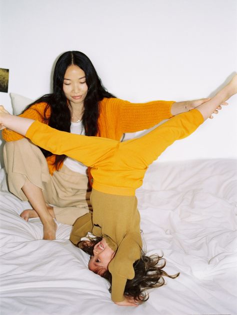 Fashion series: Harmony in family - Milk Magazine Family Fashion Editorial, Mom Editorial, Mom Branding, Parents Aesthetic, Multicultural Family, Kids Vitamins, Family Editorial, Mom Photography, Asian Family