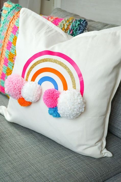 Cute Pillow Designs, Pillow Crafts Diy, Diy Cushion Covers Ideas, Diy Pillows For Kids, Cute Pillows Diy, Pillow Diy Ideas, Rebecca Propes, Pillow Covers Diy, Pillows For Kids