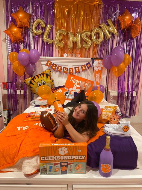 Clemsonnnn Clemson Bed Party, Clemson Aesthetic, Clemson Dorm, Bed Party, Clemson Football, Dream College, Clemson Tigers, Senior Year, Party Decor