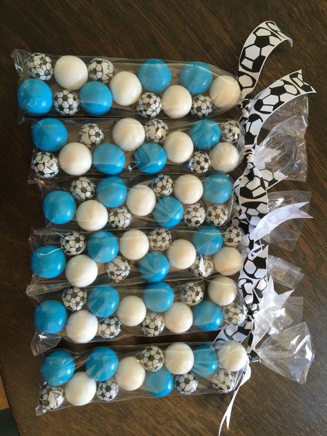 End of year soccer party favor! Cute & easy. End Of Year Soccer Party Ideas, End Of Year Soccer Party, Soccer Favors, Soccer Parties, Soccer Party Food, Soccer Birthday Party Ideas, Soccer Team Party, Soccer Treats, Soccer Baby Showers