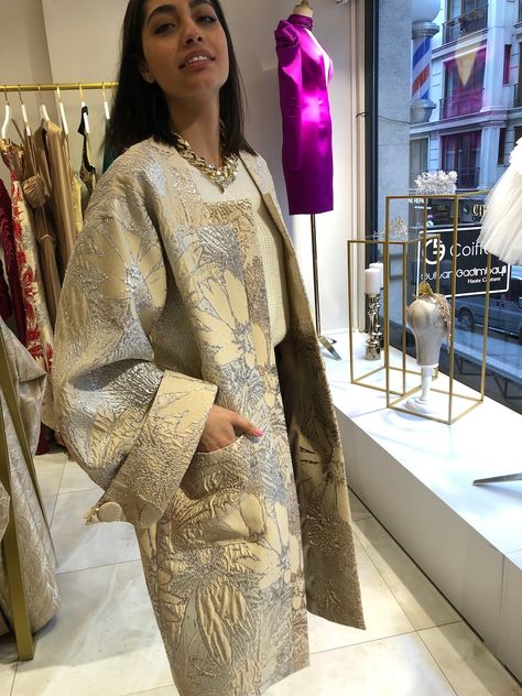 HUVAJDESIGN - Etsy South Africa Brocade Coats For Women, Raw Silk Jackets For Women, Beige Winter Jacket Outfit, Jakard Coat, Long Brocade Jacket, Modern Kimono Fashion Outfits, Stylish Jackets Women, Long Kimono Outfit, Off Shoulder Jacket