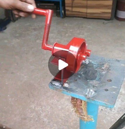 Forged Metal Projects, Metal Bending Tools Ideas, Welding Projects To Sell, Homemade Tools Metals, Owl Yard Art, Metal Bender, Metal Bending Tools, Fabrication Tools, Blacksmith Projects