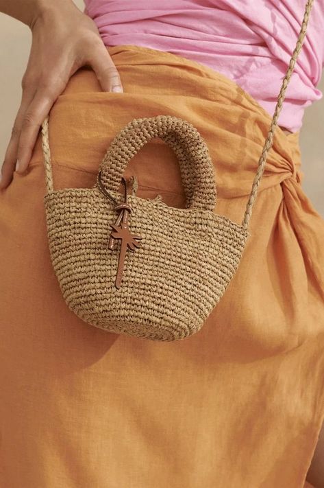 Handmade raffia bag #raffia #raffiacrochet #handmade #handmadebag #crochet #crochetbagtutorial #bag #knitting Side Purse, Side Purses, Raffia Crochet, Crochet Fairy, Purse For Women, Raffia Bag, Summer Bag, Crochet Bag Pattern, Crochet Bags