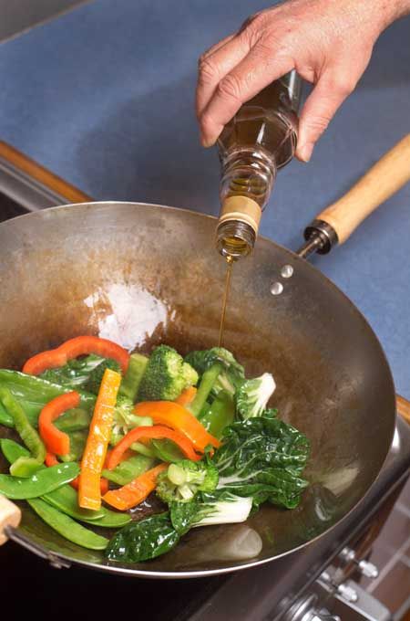 Recipes Using A Wok, Cooking With A Wok, Cooking In A Wok, Wok Meals, Pork Cooking Temperature, Stir Fry Vegetables, Stir Fry Wok, Wok Recipes, Vegetables Food