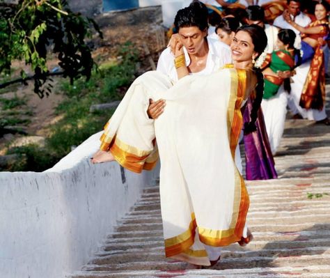 Twitter / ChennaiExp2013: @DeepikaPFC: What do you guys ... Chennai Express, Bollywood Theme, Bollywood Couples, India People, Vintage Bollywood, Indian Aesthetic, Shah Rukh Khan, Indian Wedding Outfits, Shahrukh Khan