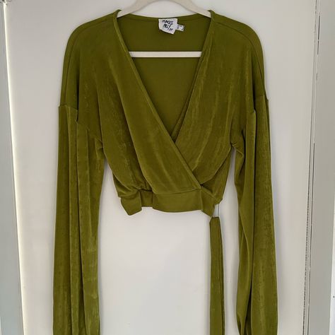 Crop Top Wrap Front Optional Waist Tie Ballon Long Sleeve 95% Polyester 5% Elastane New Without Tags Green Long Sleeve Crop Top For Night Out, Green Long Sleeve, Princess Polly, Wrap Top, Waist Tie, Crop Top, Womens Tops, Crop Tops, Tags