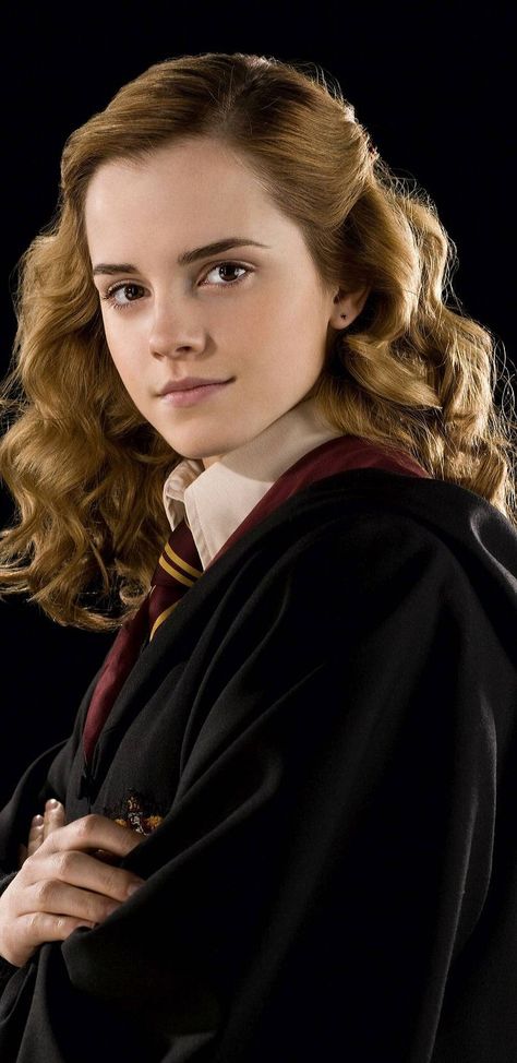 Hermine Granger Hermione Granger Portrait, Hermione Granger Pictures, Hermione Granger Poster, Hermione Granger Cosplay, Hermione Granger Art, Harry Potter Sketch, Harry Potter Day, Emma Watson Harry Potter, Harry Potter Theme Birthday