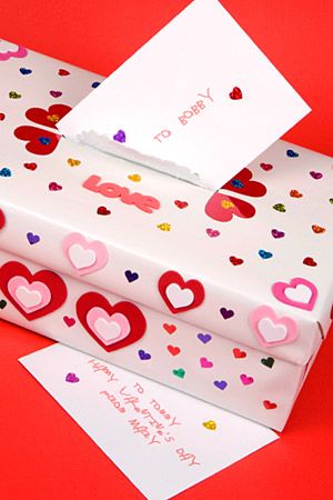 Kids Valentine Boxes, Valentine Card Box, Valentine Mailbox, Arts And Crafts For Adults, Valentine Day Boxes, Valentine Projects, Easy Arts And Crafts, Valentines Day Activities, Valentine Box