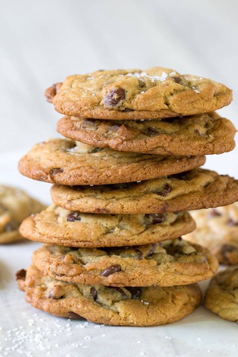 Brown Sugar Chocolate Chip Cookies, Salty Chocolate Chip Cookies, Crispy Chocolate Chip Cookies, Salted Chocolate Chip Cookies, Best Chocolate Chip Cookies Recipe, Brown Sugar Cookies, Apple Recipes Easy, Perfect Chocolate Chip Cookies, Favorite Cookie Recipe