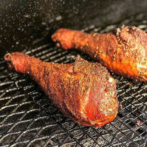 State Fair Smoked Turkey Legs Recipe, Fair Turkey Leg Recipes, Smoked Turkey Legs Recipe Grill, State Fair Turkey Leg Recipe, Smoked Turkey Legs Recipe Smoker, Smoked Wild Turkey Recipes, Smoked Turkey Drumstick Recipe, Turkey Legs On The Grill, Fried Turkey Legs Recipe