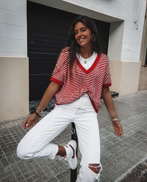 Pinterest: emafl1 ☆ September Outfits, V Magazine, Christy Turlington, Vogue Korea, Red Outfit, Outfit Goals, Looks Style, Mode Inspiration, Cute Casual Outfits