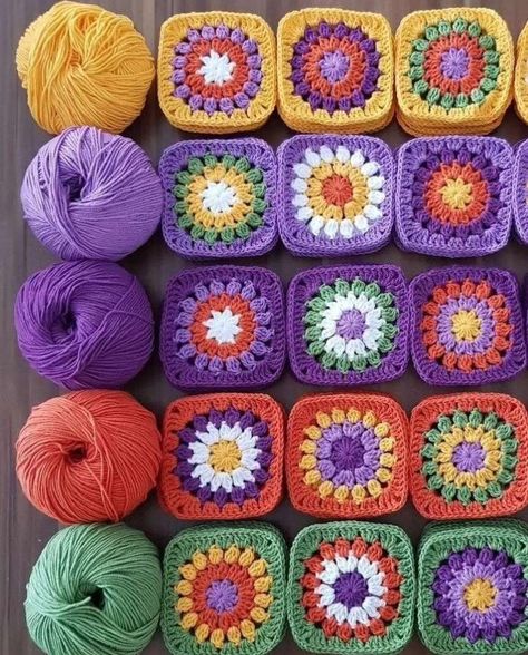 Multicolored Granny Square, Crochet Flower Granny Square Pattern, Granny Square Crochet Patterns Free, Mode Crochet, Crochet Blocks, Crochet Handbags Patterns, Crochet Square Patterns, Granny Square Crochet Pattern, Crochet Square