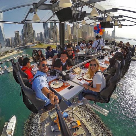 Sky Dubai, Dinner In The Sky, Photographie New York, Dubai Holidays, Interior Photo, Beautiful Hotels, Concert Hall, E Bay, Best Vacations