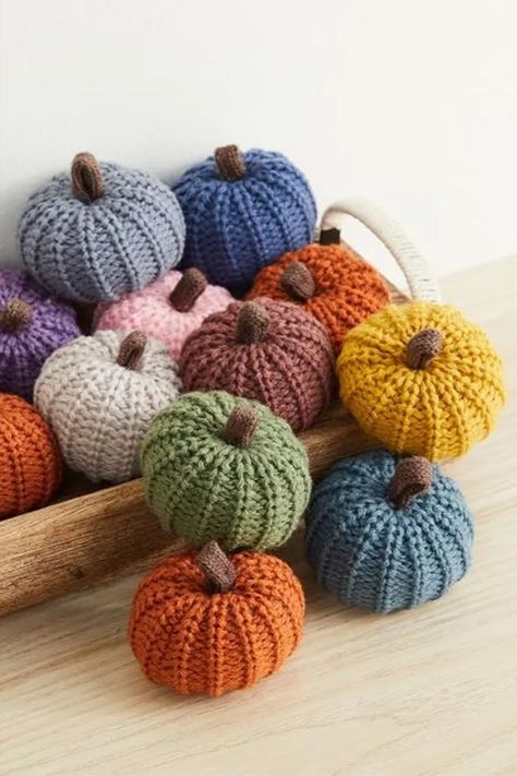 These are the best Halloween decor ideas, from a cute ghost pillow to a spider plant stand. Mini Pumpkins Decor, Knit Pumpkins, Fall Pumpkin Decor, Pumpkin Gift, Fall Wedding Centerpieces, Pumpkin Decor, Pumpkin Colors, Fall Wedding Decorations, Cozy Gift