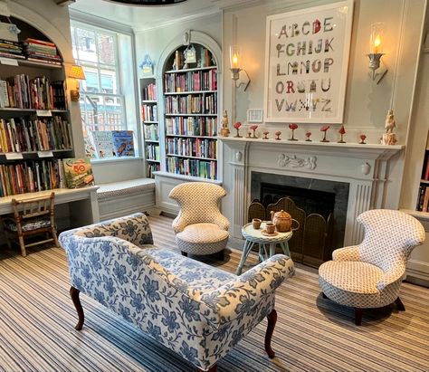 Beacon Hill Bookstore Beacon Hill, MA Home Library Playroom, Kids Library Room Ideas, Library Playroom, Cozy Playroom, Rental Home Decor, Kids Living Rooms, Girl’s Room, Up House, Home Library