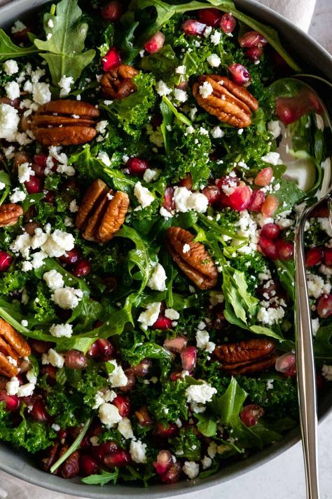 Pomegranate Kale Salad - Coco and Camellia Pomegranate Walnut Salad, Kale Salad Photography, Kale Salad Pomegranate, Healthy Christmas Salad, Christmas Dinner Inspiration, Spinach Pomegranate Salad, Easy Christmas Salad, Beautiful Salads Ideas, Pomegranate Charcuterie