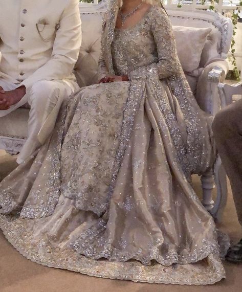 Pakistani Bridal Nikkah Look, White And Gold Asian Wedding Dress, Desi Nikah Dress, Pastel Desi Wedding Dress, Bridal Asian Dresses, Cream Nikkah Dress, Beige Desi Wedding Dress, Desi Wedding Gown, Nikkah Dresses For Bride Pakistani