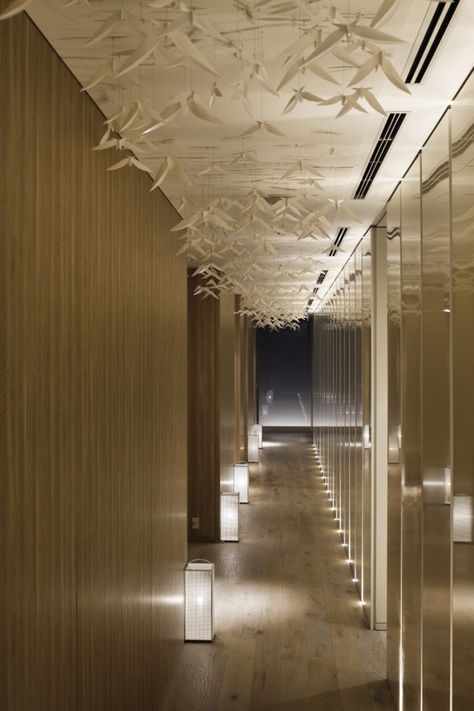 Taking the evian® Journey at Palace Hotel Tokyo Lift Lobby, Hotel Corridor, Corridor Design, Hotel Inspiration, Corridor Lighting, Long Hallway, Hotel Interior Design, Lobby Design, Home Luxury