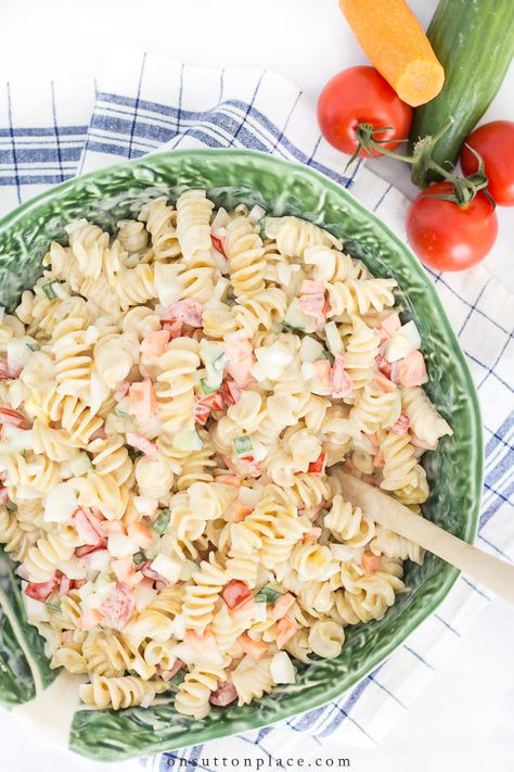 This easy pasta salad recipe is the perfect side dish for a summer picnic or gathering! Uses all fresh ingredients and can be made a day ahead. #pastasalad #salad #pastasaladrecipe #easy #summer Pasta Salad With Marzetti Slaw Dressing, Marzetti Slaw Dressing Recipes, Rotini Pasta Salad, Centerpieces Table, Summertime Salads, Slaw Dressing, Cold Pasta Salad Recipes, Easy Pasta Salad Recipe, Pasta Salad Recipe