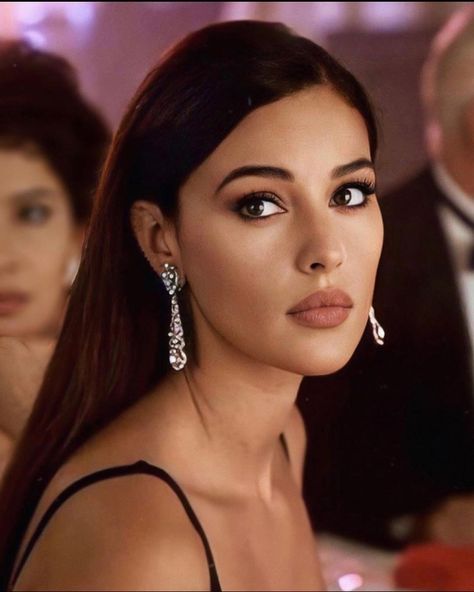 @solonelybutfabulous on Instagram: “#monicabellucci cred to owner!!” Vincent Cassel, Italian Actress, Monica Bellucci, Beauty Icons, Beauty Inspiration, Dark Hair, Pretty Woman, Other People, Beautiful People