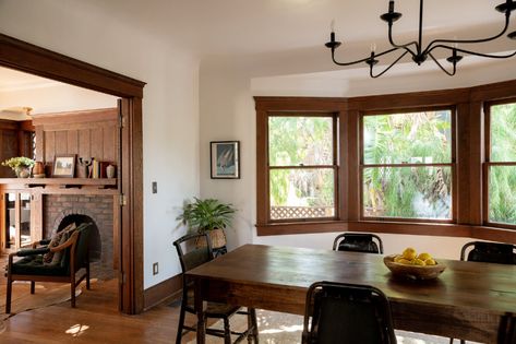 1040 West Kensington Jamie Haller, Plain English Kitchen, Craftsman Dining Room, Echo Park Lake, House Of Hackney Wallpaper, Four Square Homes, Craftsman Interior, Teal Kitchen, Georgian Townhouse