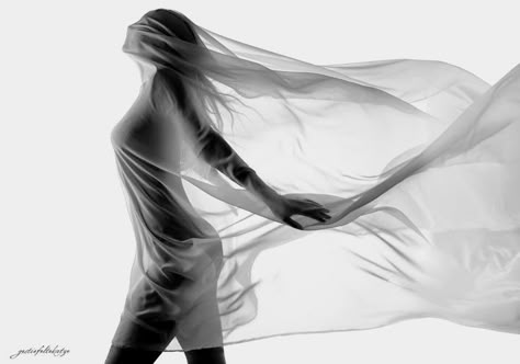 Transparent Veil, Lumiere Photo, Shooting Studio, Photo Arts, Body Art Photography, Fabric Photography, White Sheet, Dramatic Lighting, White Cloth