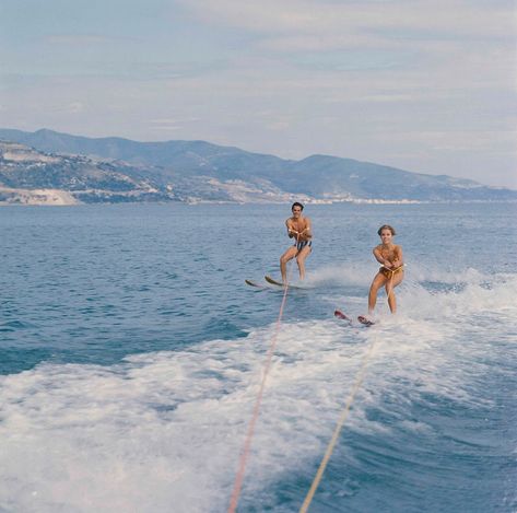 Alain Delon & Jane Fonda on the French Riviera.🇫🇷 Skiing Aesthetic, Ski Aesthetic, French Summer, Slim Aarons, The French Riviera, Alain Delon, Jane Fonda, Water Skiing, Italian Summer