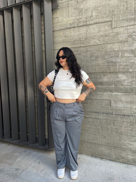 White Crop Top Outfit Plus Size, How To Style A Crop Top Plus Size, Crop Top Outfits Mid Size, Princess Polly Plus Size, Casual Going Out Outfit Plus Size, Plus Size Crop Top Outfit High Waist, Mid Size Crop Top Outfit, Curvy Crop Top Outfits, Crop Top Outfits Plus Size