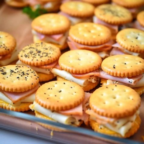 Ritz Cracker Party Sandwiches - Life with Susan Ritz Cracker Party Sandwiches, Cracker Appetizers, Nye Party Food, Sandwiches Appetizers, Crackers Appetizers, Ritz Cracker Recipes, Dip Recipes Appetizers, Appetizer Sandwiches, Ritz Cracker