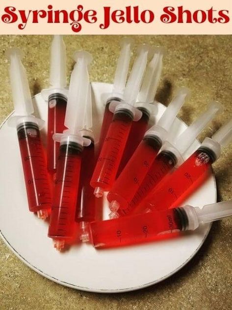 Syringe Jello Shots, Scary Halloween Party Food, Party Food Ideas For Adults, Gross Halloween Foods, Halloween Food For Adults, Cute Halloween Food, Halloween Themed Desserts, Halloween Themed Snacks, Halloween Party Food Ideas