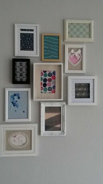 DIY Wall decor - mini art gallery Mini Frames Diy, Mini Art Gallery, Mini Photo Frames, Wall Inspiration, Gallery Wall Inspiration, Miniature Rooms, Mini Frames, Walls Room, Aesthetic Wall