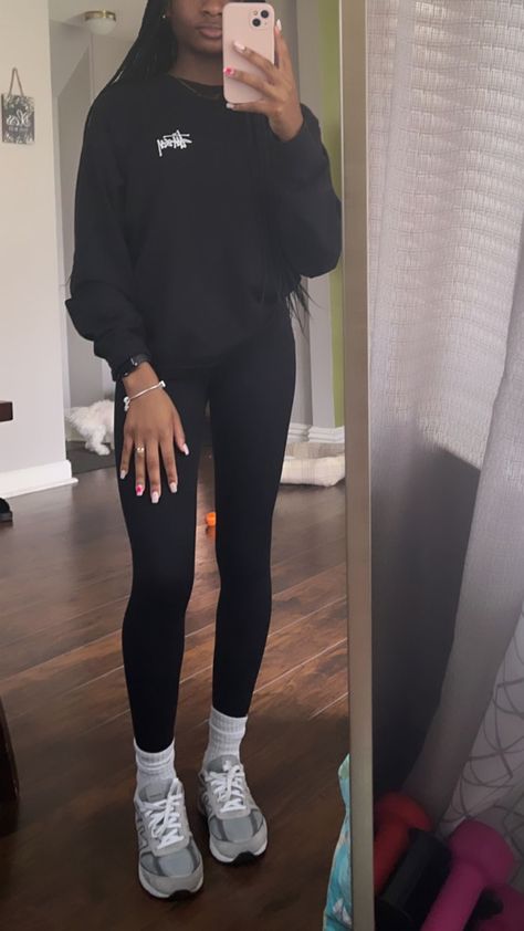 Essential Hoodie Outfits For Women, Black Outfits For School, Outfits Ideas Black Women, New Balance Outfit, Black Leggings Outfit, Chill Fits, Cute Lazy Day Outfits, Swag Outfits For Girls, Lazy Day Outfits