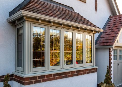 Painswick Windows, Bay Window Exterior Ideas, Wooden Bay Window, 1930s House Exterior, Bay Window Exterior, Modern Windows And Doors, Wooden Window Design, Window Designs, Traditional Windows