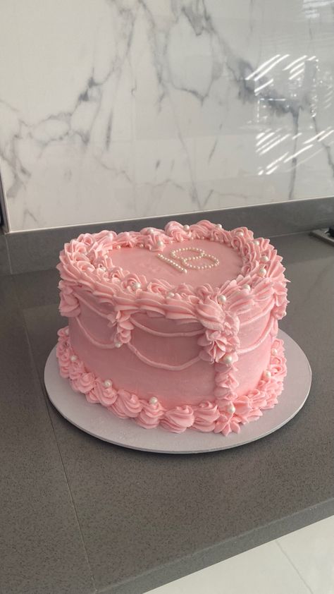 Pink Homemade Birthday Cake, 18birthday Cake Aesthetic, Light Pink Vintage Cake, Baby Pink Heart Cake, Pink 17th Birthday Cake, Cakes For 13th Birthday Girl, Sweet 16 Pink Cake, 18th Birthday Wishlist, Layer Cake Anniversaire