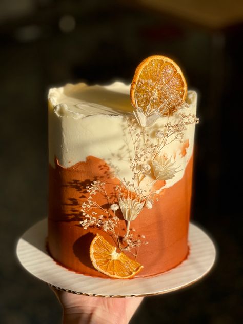 Orange And Green Cake Design, Citrus Cake Design, Orange Colored Cake, Orange Cake Wedding, Orange And Green Cake, Orange Theme Cake, Autumn Cake Decorating, Orange Cake Design, Orange Color Cake