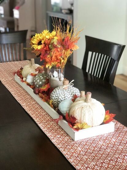 Decorate your home for fall with this easy and cheap centerpiece for thanksgiving table or put on your mantel. This quick and simple idea will help bring the autumn feeling to your living room. #hometalk Dollar Tree Thanksgiving, Thanksgiving Decorations Diy Table, Cheap Centerpieces, Autumn Feeling, Fall Decor Dollar Tree, Fall Table Centerpieces, Thanksgiving Decorations Diy, Fall Thanksgiving Decor, Fall Table Decor