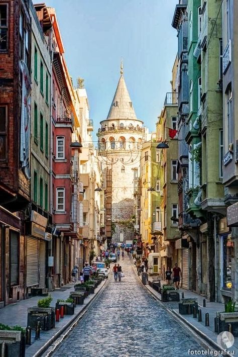 GALATA Tower, old town, Istanbul / Turkey Istanbul Tours, Istanbul Photography, Turkey Photos, Istanbul Travel, Medical Tourism, Old Street, Celebrity Travel, Turkey Travel, Architecture Photo