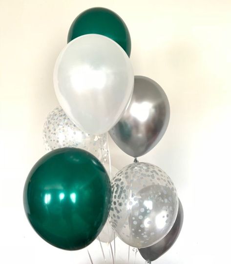 Emerald Green Balloon Decoration, Green And Silver Balloons, Silver Birthday Balloons, Green And Silver Wedding, Boy Party Balloons, Emerald Green And Silver, Diy Halloween Luminaries, 18th Party Ideas, Silver Party Decorations