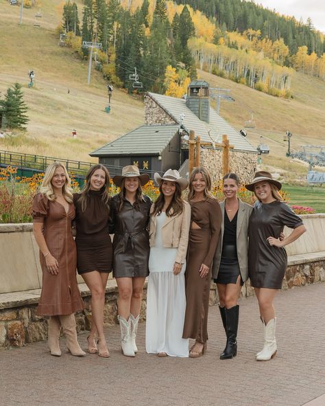 @audreysheets bachelorette weekend in the mountains Napa Valley Bachelorette Weekend, Aspen Bachelorette Party Summer, Bachelorette Hiking Outfit, Mountain Bachelorette Party Theme, Montana Bachelorette Party, Montana Bachelorette, Denver Bachelorette Party, Sedona Bachelorette Party, Bachelorette Party Outfits Group