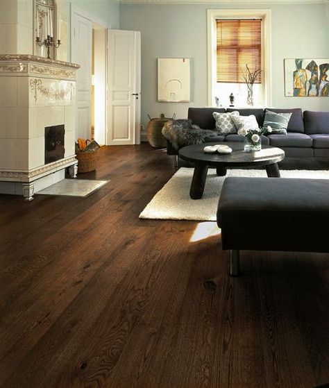 Dark Hardwood Floors in Living Room - Trendir Dark Wood Floor Wall Paint Color, Dark Brown Floor Living Room, Dark Floors Light Walls, Dark Hardwood Floors Living Room, Dark Floor Living Room, Dark Brown Hardwood Floors, Dark Wood Floors Living Room, Light Flooring, Dark Brown Floor