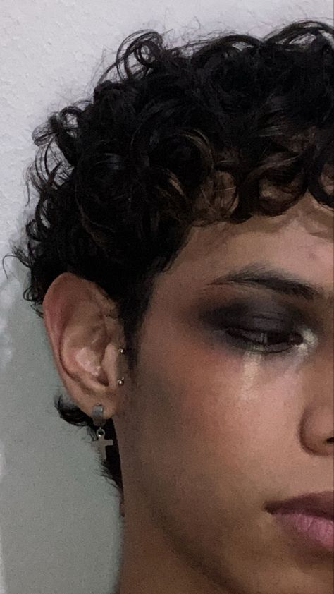 Extreme Smokey Eye, Dark Masc Makeup, Male Smokey Eye, Mens Punk Makeup, Dark Male Makeup, Mens Emo Makeup, Mens Eyeshadow, Goth Makeup For Men, Black Man Makeup