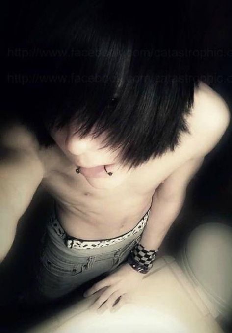 An emo boy with snake bite piercings, black hair holding up his camera at a high angle to take a selfie. He has on no shirt and is wearing a bracelet and pants with the hem of his boxers showing. His hair covers his face. Emo Scene Boys, Scene Guys, Cute Emo Guys, Emo People, Estilo Emo, Emo Love, Scene Boys, Emo Men, 2000s Emo