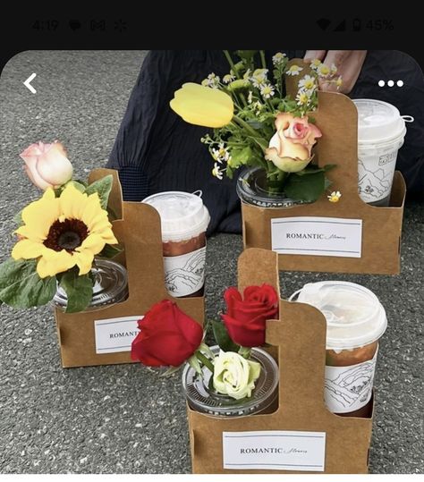 Coffee Cup Bouquet, Back To School Flowers For Teachers, Cup Carrier Gift Ideas, Cup Holder Gift Idea, Coffee Bouquet Ideas, Drink Carrier Gift Ideas, Coffee Bouquet Gift, Retirement Basket Ideas For Women, Coffee Bouquets