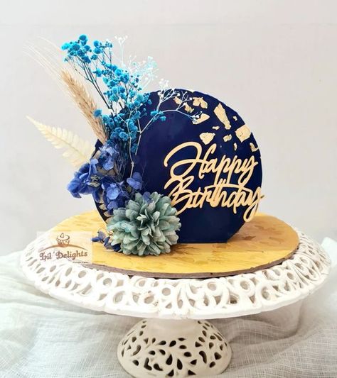 Sideways Cake Design, Half Pound Cake Design, Side Cake Designs, Arch Cake Design, Sideways Cake, Half Kg Cake Design, Navy Blue Birthday Cake, Top Forward Cake Ideas, Half Cake Design