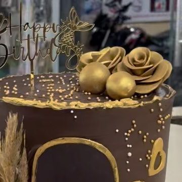 Royal bakery on Instagram: "“Introducing the innovative door cake with a hidden photo surprise and decadent chocolate flavor. Elevate your celebrations with this sweet sensation! 🚪🎂🍫 #CakeTrends #SweetSurprise”#royal #new #trendingreels #explorepage #bakery #chocolatecake #ajmer #cr7 #ajmer #birthday #celebration #cakedesign #cakeartist #" Cake Trends, Decadent Chocolate, Chocolate Flavors, Birthday Celebration, Chocolate Cake, Cake, Birthday, Instagram