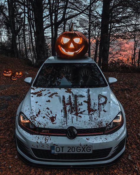 Trunk Or Treat Ideas For Cars Scary, Halloween Car Ideas, Golf Halloween, Vw Golf Gti, Black Audi, Graph Paper Designs, Trunk Or Treat, Golf Gti, Pretty Cars