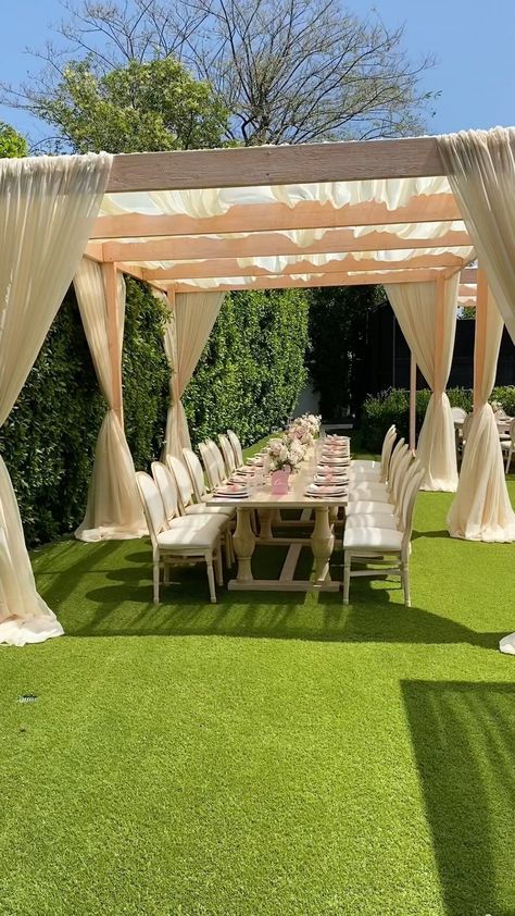 Back Yard Baby Shower Decoration, Bridal Shower In Backyard, Birthday Backyard Decorations, Bridal Shower Outdoor Ideas, Outside Baby Shower Ideas Summer, Backyard Welcome Party, Baby Shower Outdoor Ideas, Backyard Wedding Shower Ideas, Baby Shower Location Ideas