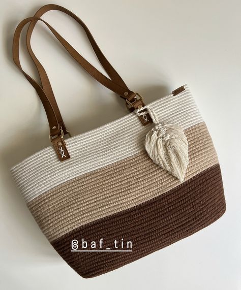 Beige Crochet Bag With Leather Handles, Elegant Brown Leather Crochet Bag, Brown Leather Crochet Bag With Handles, Eco-friendly Brown Crochet Bag With Large Capacity, Brown Crochet Bag With Macrame Detail, Crochet Backpack Pattern, Crochet Backpack, Crochet Ladies Tops, Crochet World