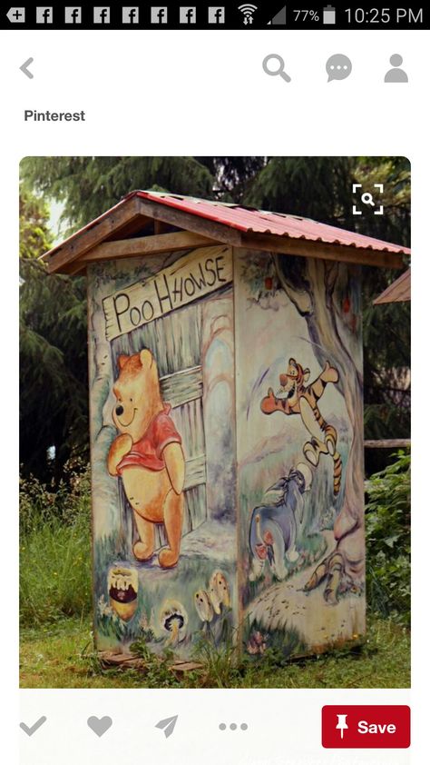 Lavabo Exterior, Outhouse Bathroom, Outside Toilet, Out Houses, Outhouse Decor, Outdoor Toilet, Winnie The Pooh Friends, Porte Decorate, Outdoor Bathrooms